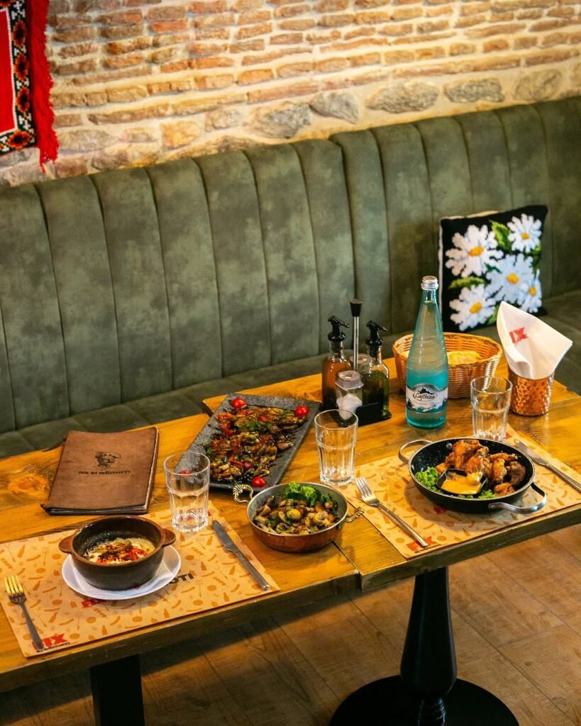 Lunch served at Fix si Qemoti
