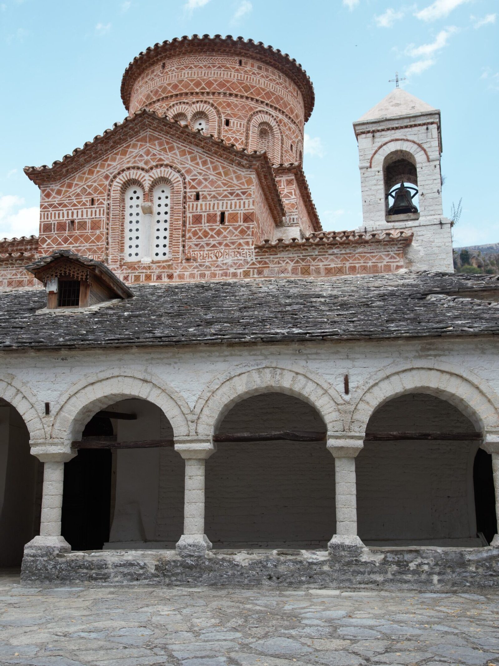 Labova e Kryqit Gjirokastër